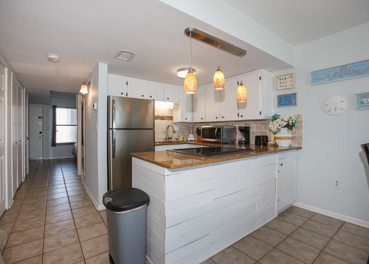 Island Winds West: Beachfront Getaway Steps from The Hangout Gulf Shores Exterior photo