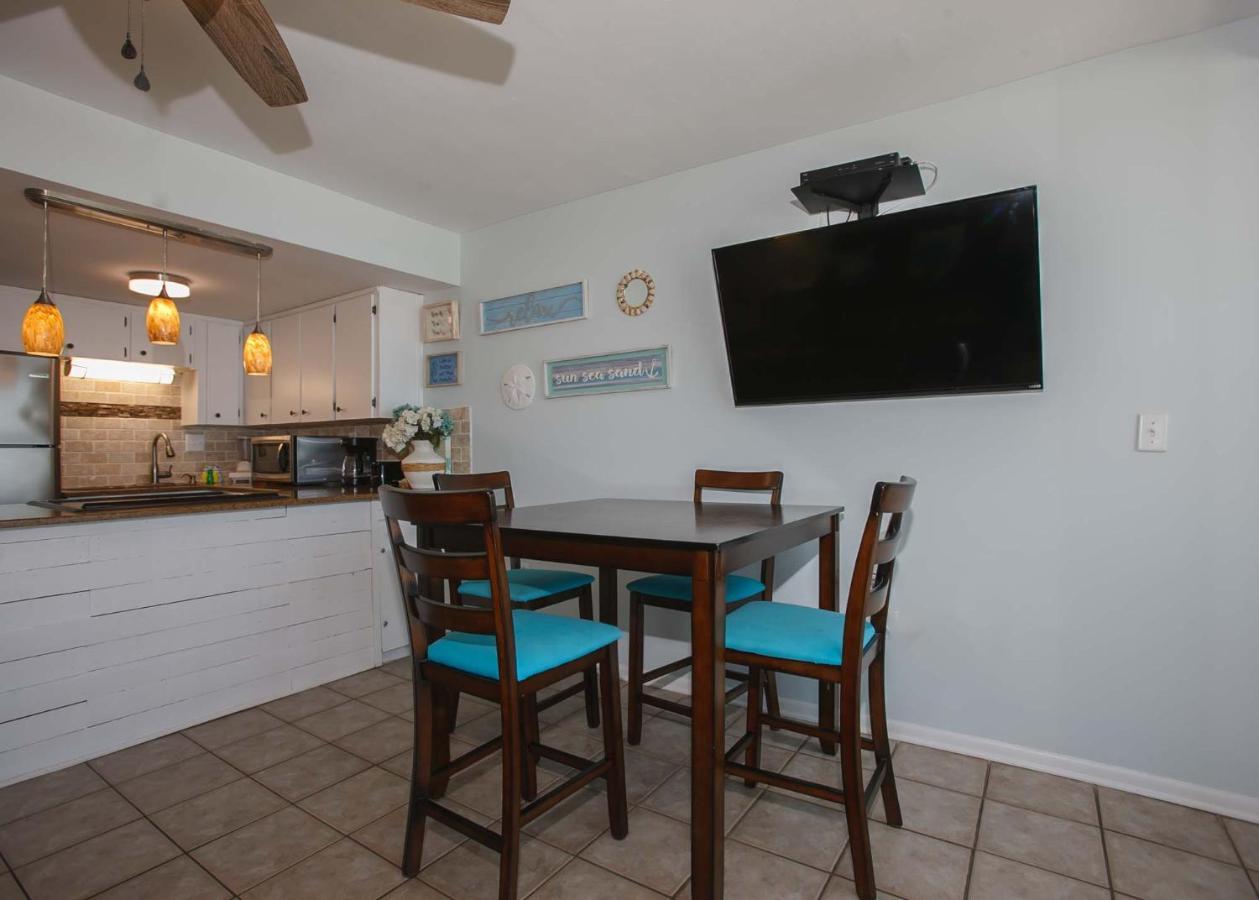 Island Winds West: Beachfront Getaway Steps from The Hangout Gulf Shores Exterior photo