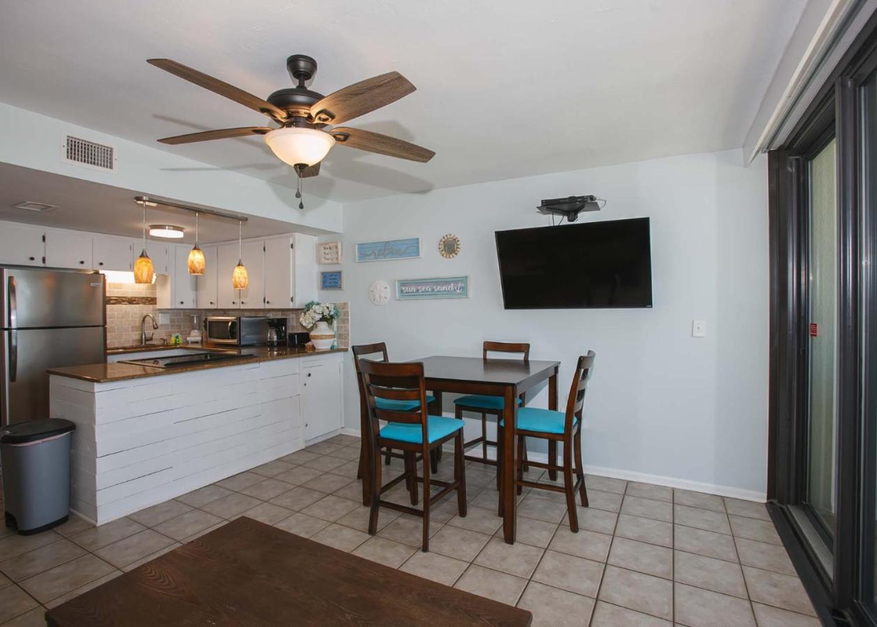 Island Winds West: Beachfront Getaway Steps from The Hangout Gulf Shores Exterior photo